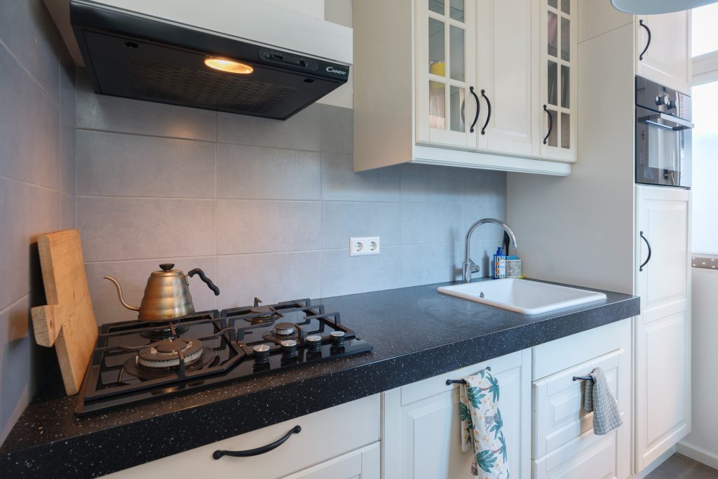 Charming 1930s end-of-terrace house