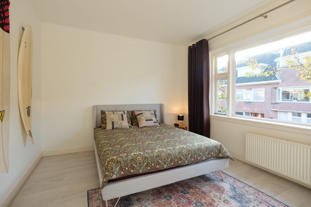 Charming 1930s end-of-terrace house
